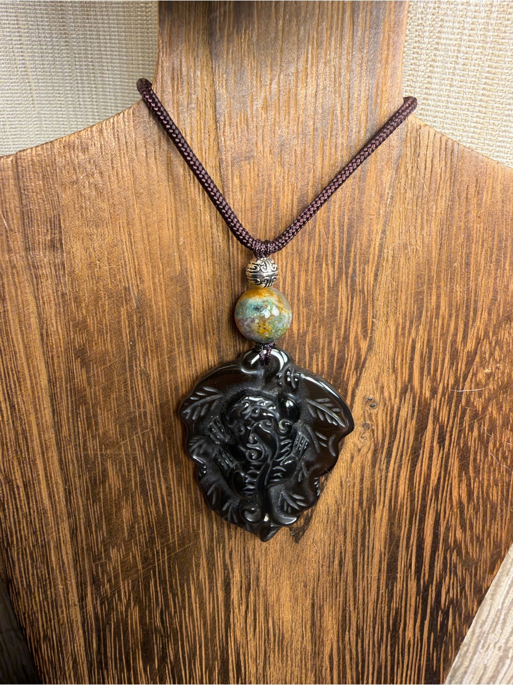 Ice Obsidian Pixiu on Leaf Carving Pendant Necklace on Adjustable Rope - Picture 4 of 8